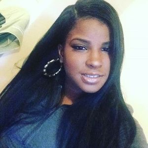 Meet your Posher, Alivia